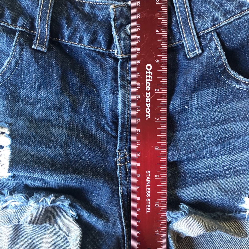 Guess High Rise Ripped Shorts - Picture 5 of 7